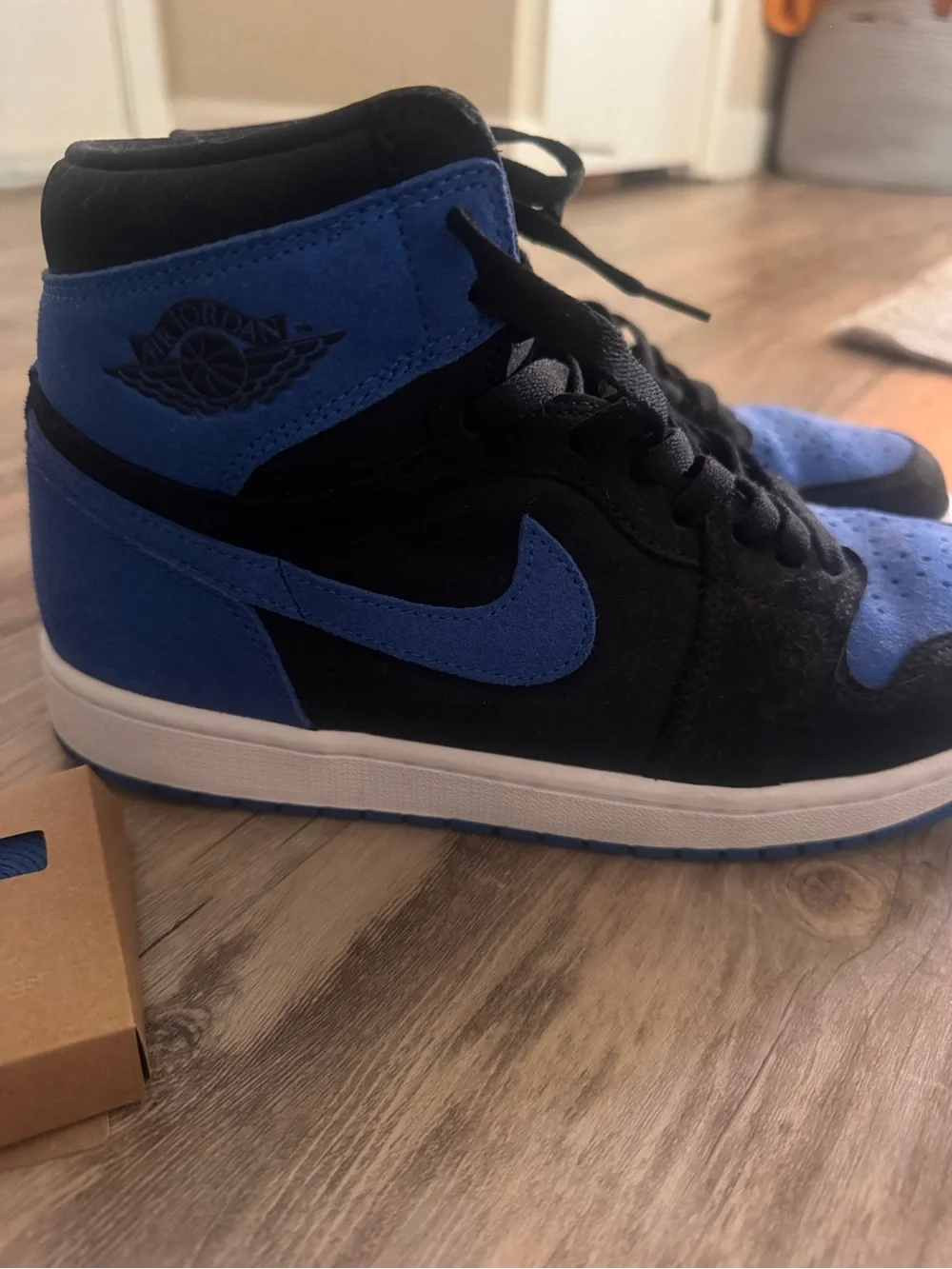 Nike Men’s High-Top Sneakers in Black and Blue